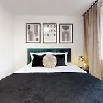 The With Balcony And Ac Apartamento *