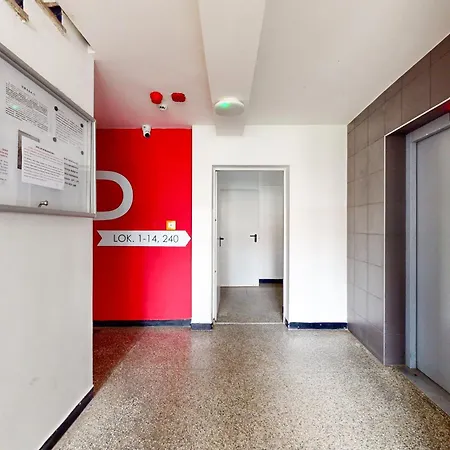 The With Balcony And Ac Apartamento Varsovia